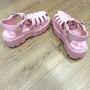 Platform chunky sandals